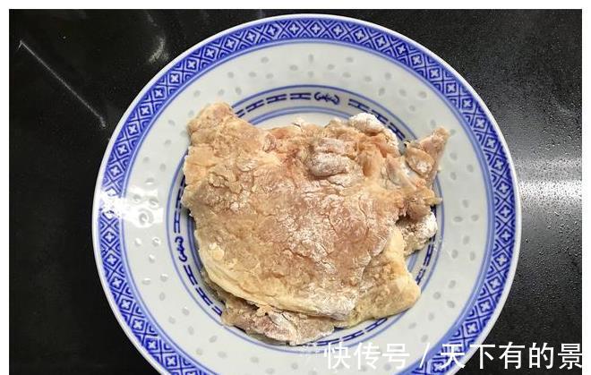 大排|红烧大排好吃有诀窍，一拍二炸三煮，简单三步，大排鲜嫩又入味