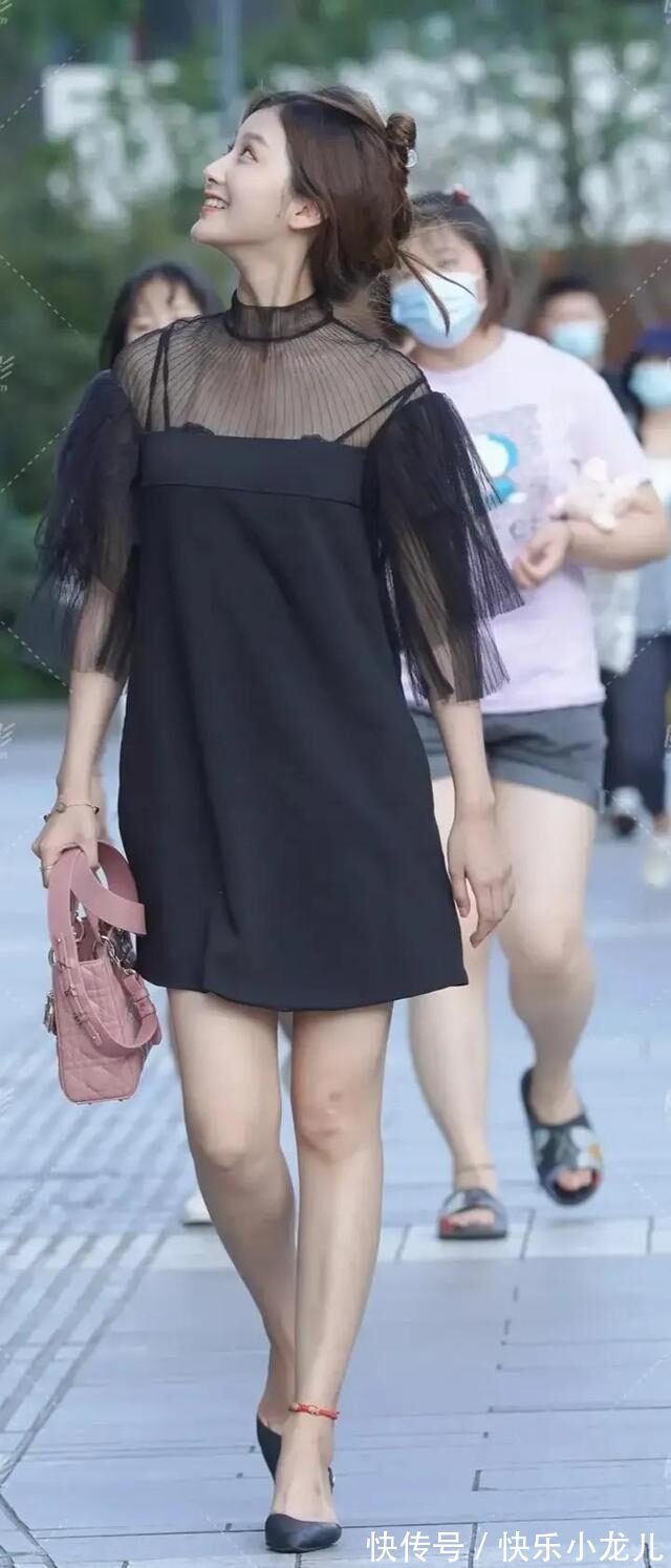 穿搭 黑色穿搭的小姐姐,自然的美 吸引的美