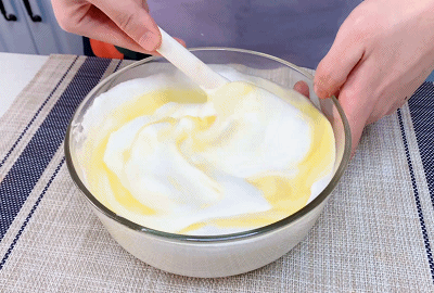 告诉你3个诀窍，在家也能做出梅莓小蛋糕