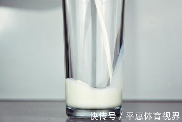 饱和脂肪|牛奶是21世纪的大骗局?牛奶里含激素、还致癌?听听专家怎么说!