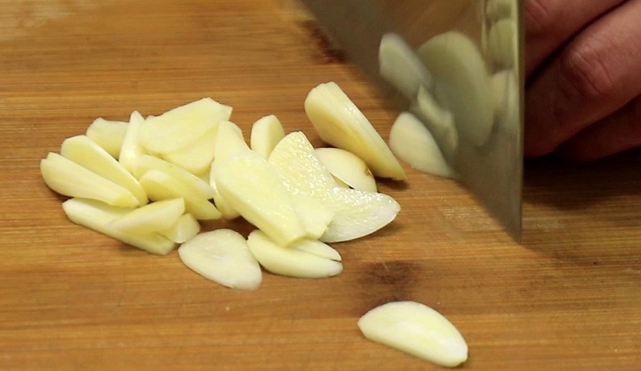 饭店的红烧土豆片为啥清脆好吃,原来多做一步,大厨教你做