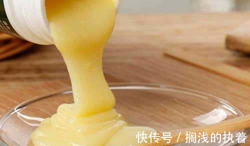 月经紊乱|女人雌激素减少,这5件事要少做,容易老得快,多吃3物,细皮嫩肉!