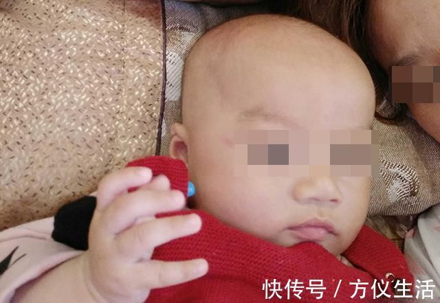 发育|“高冷”宝宝五个月还不会笑,邻居看到后脸色突变:赶紧带去检查
