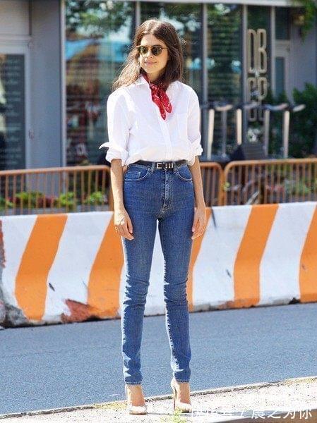 搭配 高跟鞋衬托出修长细腿,掌握好搭配“黄金比”