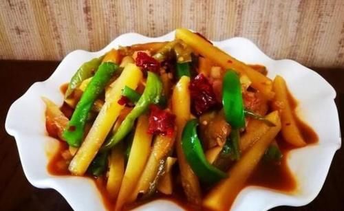  美食优选：豆瓣炒土豆茄条，凉拌香芋丝，爆炒肥肠，梅干菜扣肉的做法