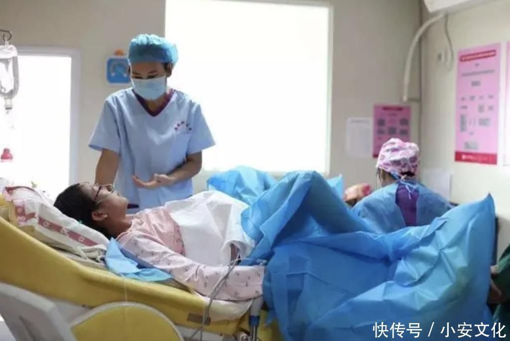 医护人员|孕妈进入产房,通常会经历3件“尴尬事”,第三件事让孕妈脸红