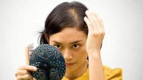 头上有螨虫的人，平时可能会露出4种表现，不要再忽略了