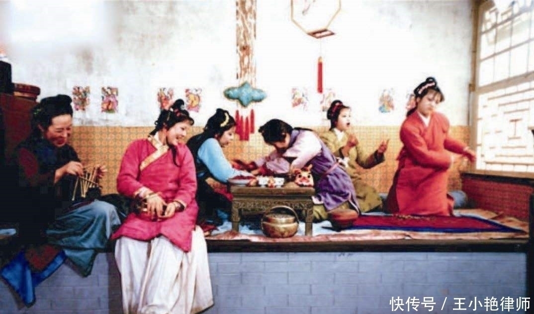 感冒@为何袭人过年回家一趟,回来第二天就感冒?花自芳反应暴露答案