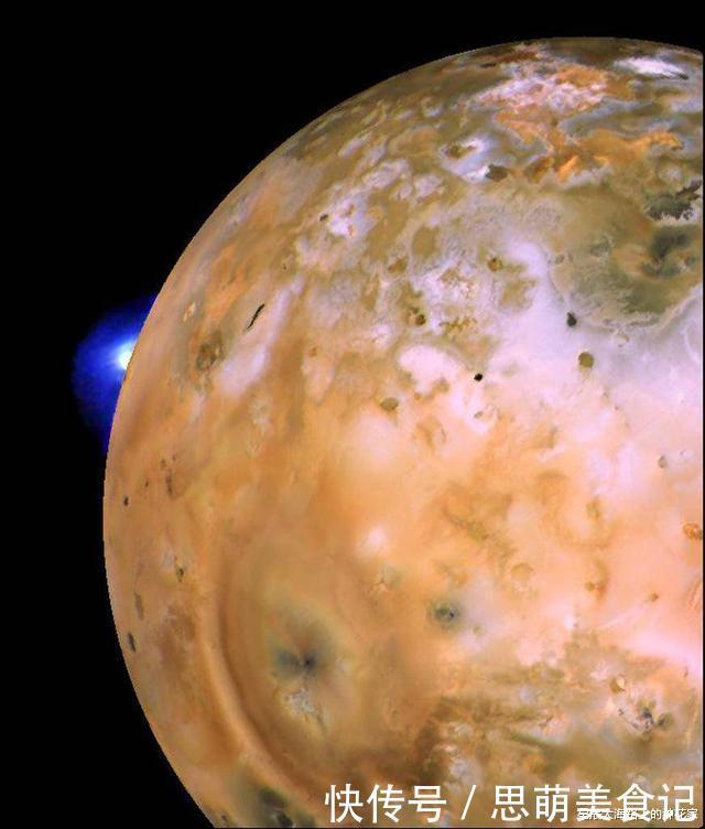 n旅行者在距地球7亿千米的深空,发现从未见过画面,火山正在喷发