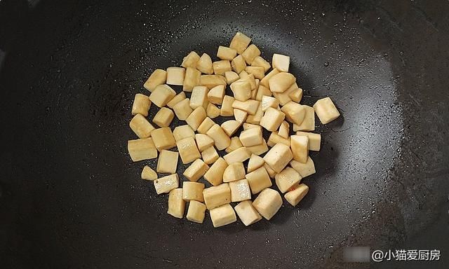 自从学会了“焦香火腿土豆”的做法，孩子天天点名要吃，特过瘾