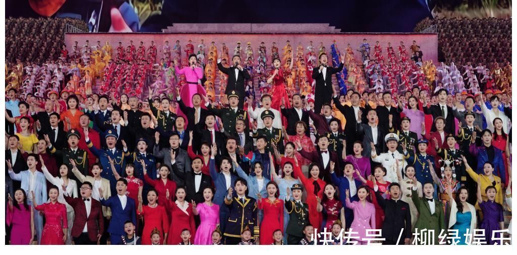 央視主持人龍洋存在感不斷增強(qiáng),參與鳥巢七一晚會(huì),合唱擔(dān)任C位