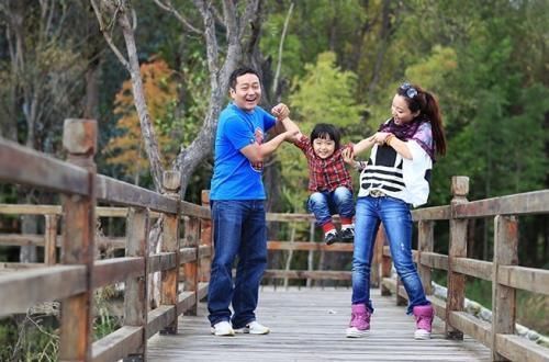 欣妈|“你生的我养,我生的谁养!”女儿怒怼母亲生二胎,网友:说得好