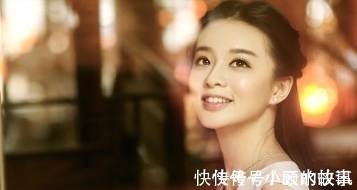 浅秋$眸前风劲飞花扫,眼底寒霜乱绪扬;浅秋诗九首,玉黛留青几缕香