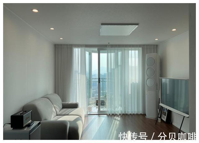 卫生间门|进门无玄关?试试她家的方法,还能多出一个餐厅,实用又耐看!