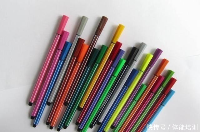 水彩|白墙被乱涂乱画，白墙上的污渍怎么去除，教你去除墙壁污渍小妙招！
