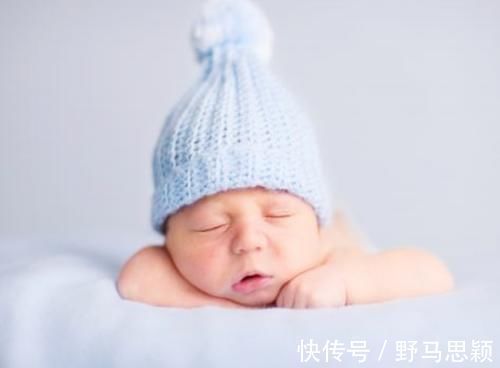 孩子|宝宝对妈妈的爱有多深?从睡觉的小动作能看出来,你家娃有几个?