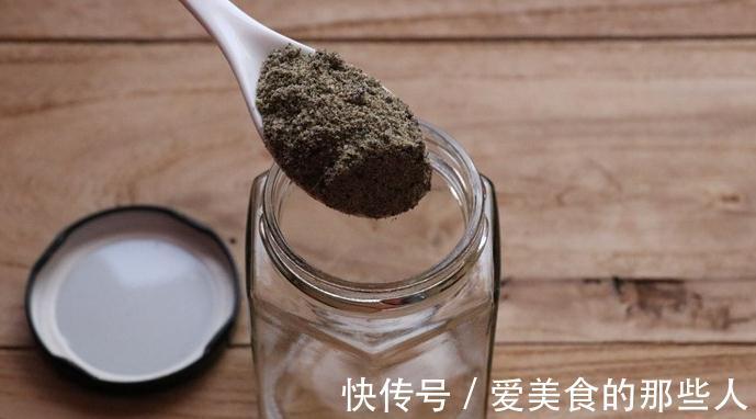 核桃和黑芝麻是绝配，教你简单做法，做一次吃一冬天，随吃随取