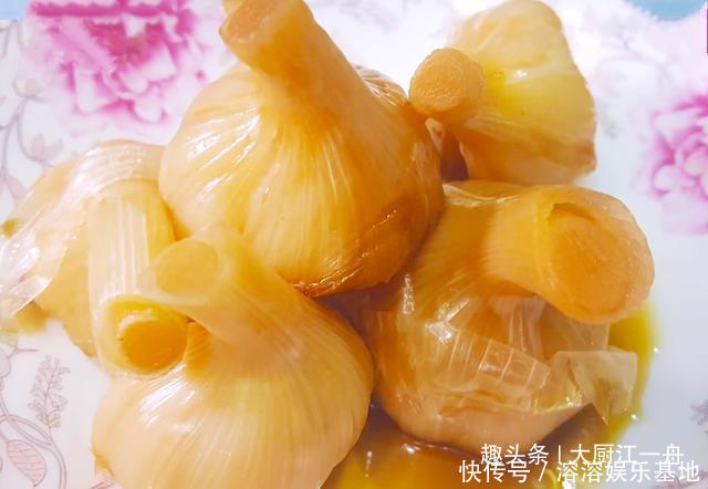 糖醋蒜怎样做才好吃大厨告你配方和比例,一年不坏不蔫,还倍脆