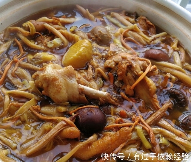 鲜香炖土鸡,满屋子香气,记忆中柴火鸡的味道