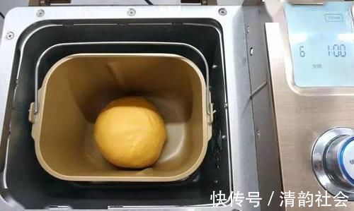 面包|用苹果当馅做的美食，我和孩子尝一口后抢着吃，天天吃也不够