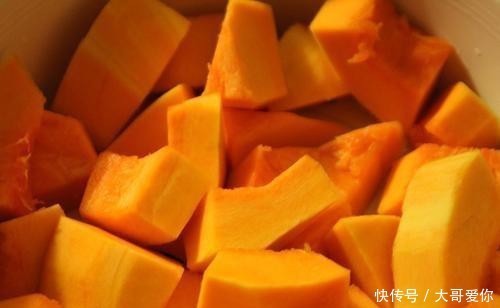  堪称|医生直言：冰箱里1种食物，堪称皮肤“灾星”，再喜欢也要扔掉