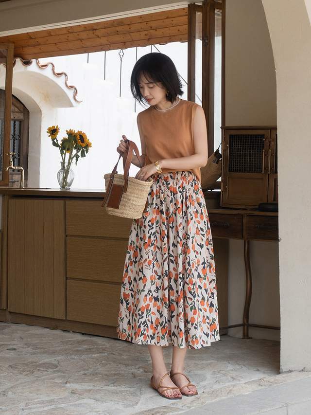 洋气|20岁到30岁的女生夏季末尾这样穿，衬衫配阔腿裤简约洋气，超好看