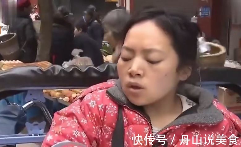 残疾|“袖珍女孩”李芹芬嫁大14岁残疾老公,生下双胞胎儿子生活艰难