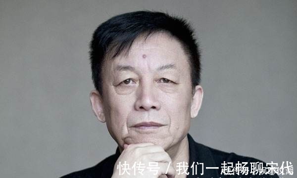 变魔术!易中天“暗讽”余秋雨,究竟有何恩怨?你看余秋雨怎么回应的