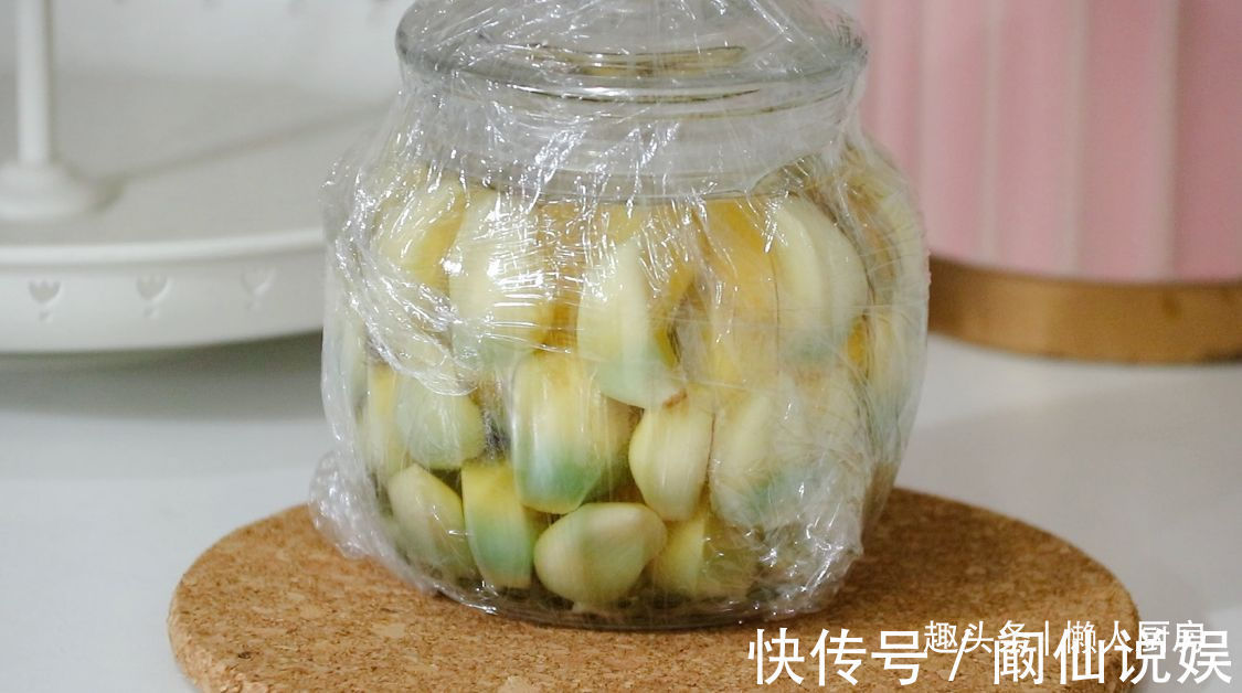 可口|腌腊八蒜，牢记3要3不要，大蒜个个碧绿，汤汁清澈，爽脆可口