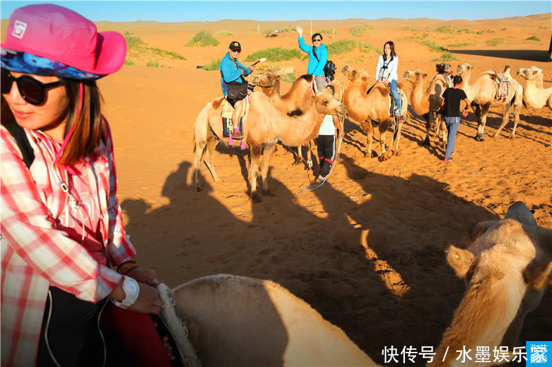 腾格里沙漠月亮湖|中国第四大沙漠，苍天圣地腾格里沙漠给你一次心灵的朝圣