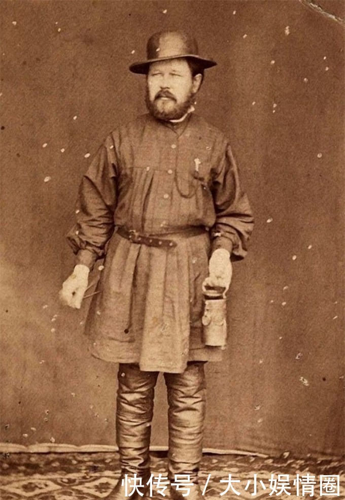 住民|上世纪初西伯利亚的住民生活,帽子和怀表是当地人的奢侈物件