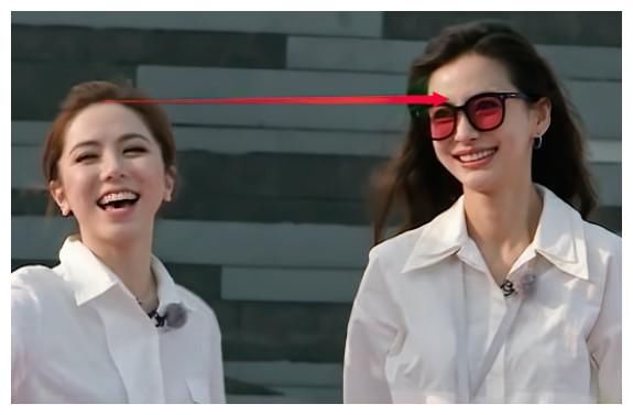 157cm的邓紫棋才是“尺子”，跟168cm的baby站在一起，谁撒谎了？