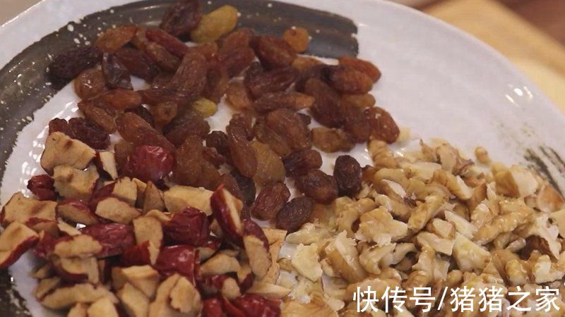 新疆|虽然大列巴来自俄罗斯,但卷果干、加核桃的新疆大列巴更好吃