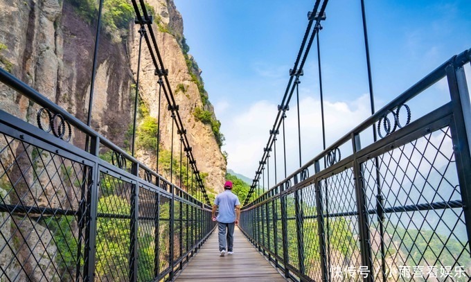 索道|雁荡山的方洞景区最独特最惊险，栈道和吊桥都悬挂在峭壁上