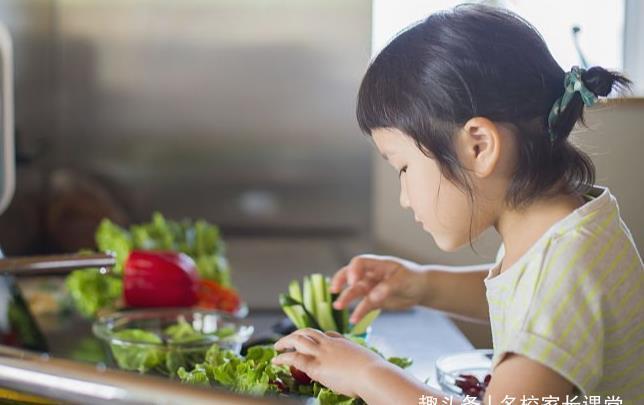 优秀|孩子爱做饭，长大就没出息吗优秀父母要谨记3点