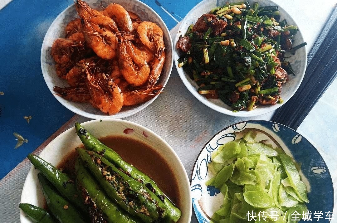 好吃|做了四个菜来招待妹妹,她看过后说,满满的都是家乡味,太好吃了