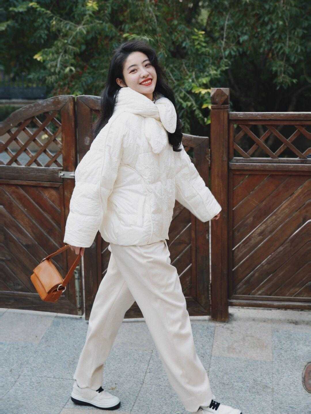 休闲裤|天冷了,羽绒服还是少不了,瞧下面潮人这样来穿,显瘦洋气又好看