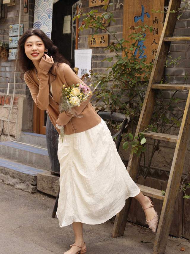 针织衫|初秋,卫衣搭配直筒裤简约高级,还能提升气质感,美如初恋女友