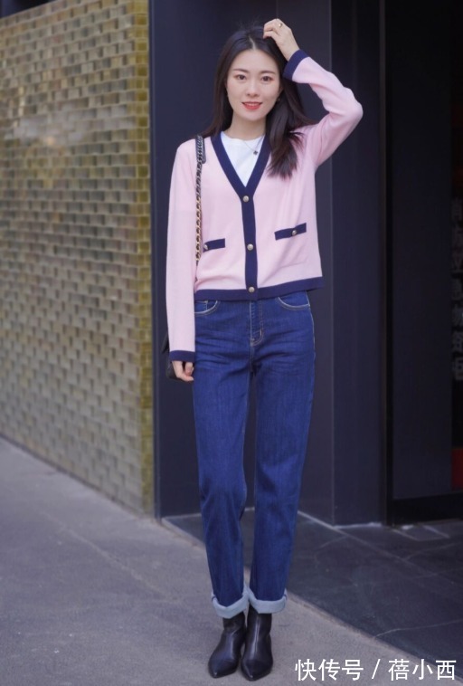 乐福鞋 终于明白“奶奶衫”为什么是2022最火单品,简约耐看还显瘦,超美