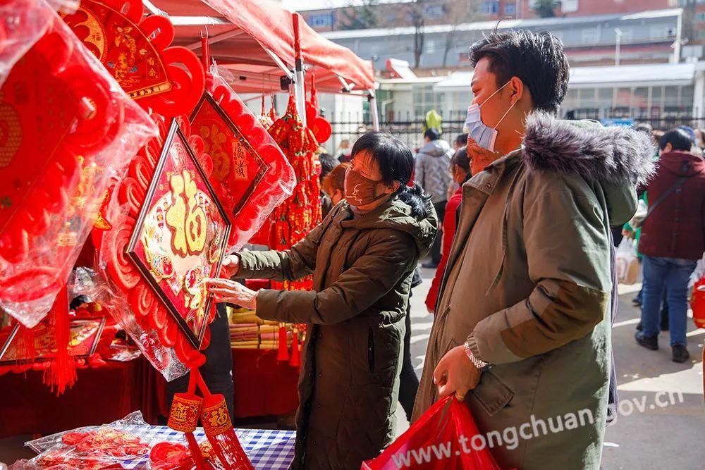  春节将至年味浓 年货市场“热”起来