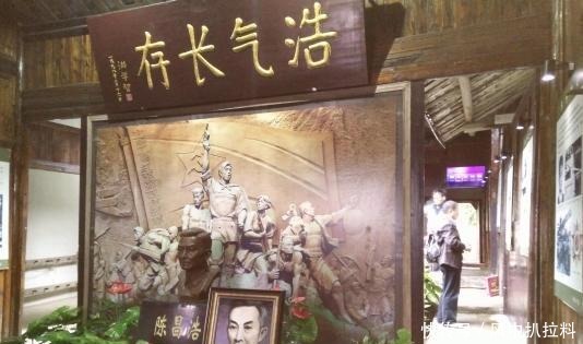 部下|他是西路军总负责人,建国后,搭档成元帅,部下是正国级,他当副