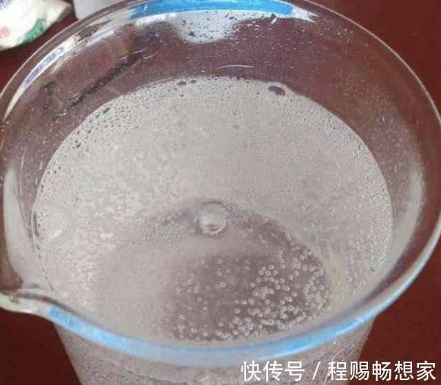 在家养富贵竹,学会自制“透明水”,浇花盆里,半年窜到1米高!