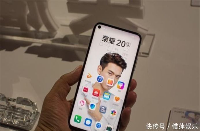 荣耀v30pro|深得人心的4款华为手机，闭着眼买都不会买错，你会怎么选