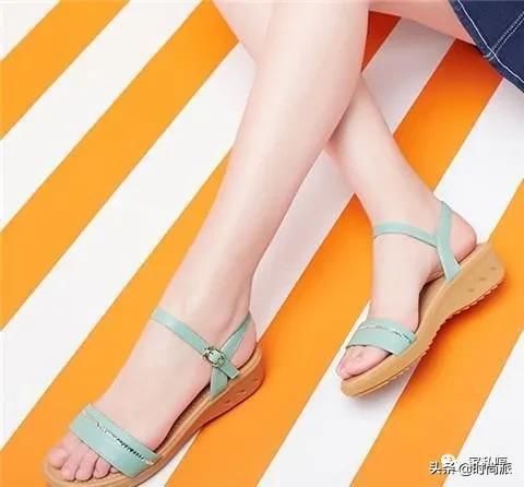 舒适|真皮凉鞋,高档时髦,穿出女人味,我选择了第四款,好舒适