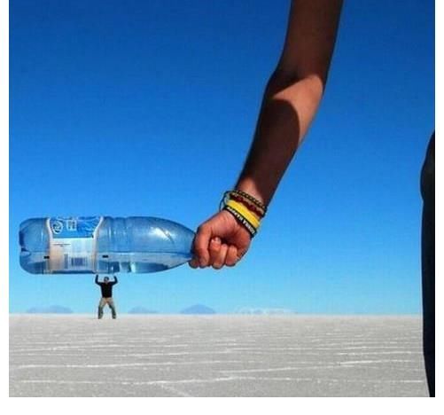 错位图|明星神级错位图：黄渤张艺兴接吻，何炅扎花辫，心疼吴亦凡五次！