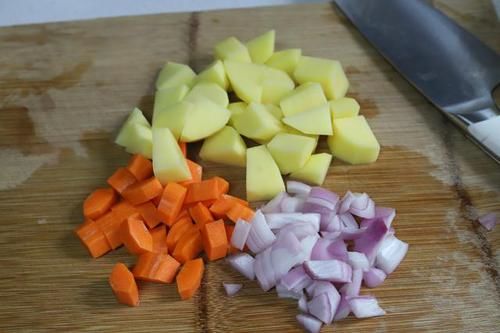 迷迭香|香喷喷的排骨焖饭,做法超简单!孩子一口气吃了两碗,想挑食都难