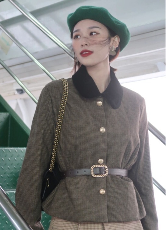 半身裙 日常穿搭没头绪?不妨试试“短外套+半身裙”,显高显瘦又有气质