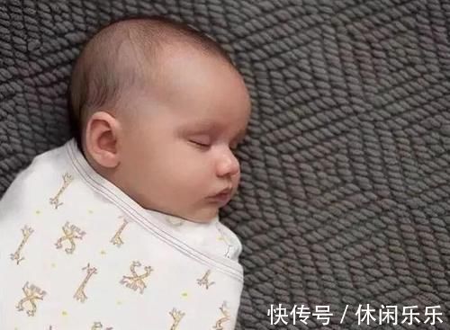 毯子|新生宝宝睡眠不稳,易惊醒?别担心,一块“布”就能解决