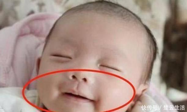 生活环境|两岁女儿睡觉总咧嘴笑,妈妈发现立马送医院医生幸亏送得及时