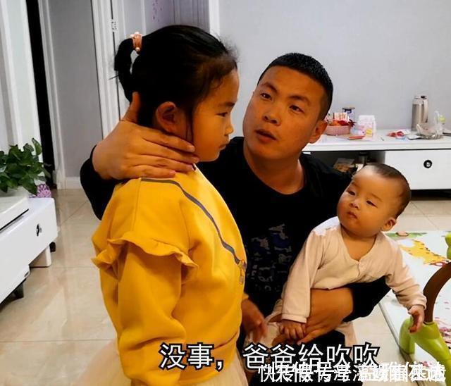 二胎|看见爸爸抱弟弟,女儿小声问:能抱抱我吗?画面让二胎妈妈红了眼
